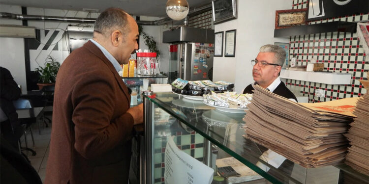 İYİ Parti Esenyurt Belediye Başkan Adayı esnafı ziyaret etti