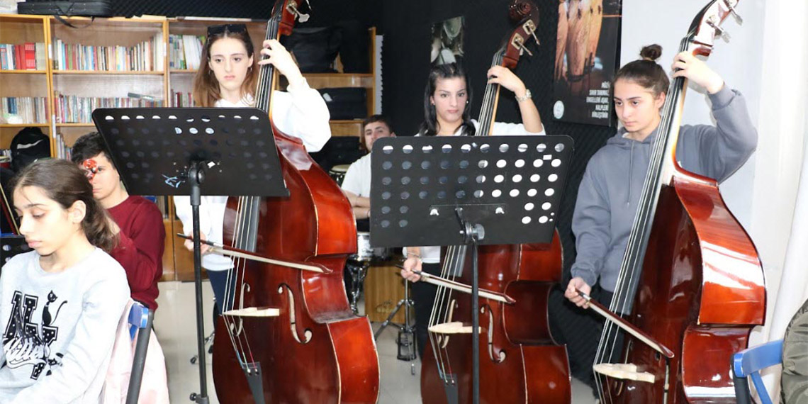 Barış Çocuk Orkestrası 8'inci konserini gerçekleştirdi