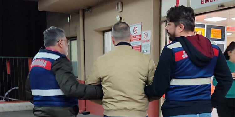 İzmir merkezli 7 ilde FETÖ operasyonu; 18 gözaltı