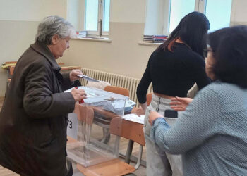 İzmir'de 3 milyon 459 bin 970 seçmen sandık başında