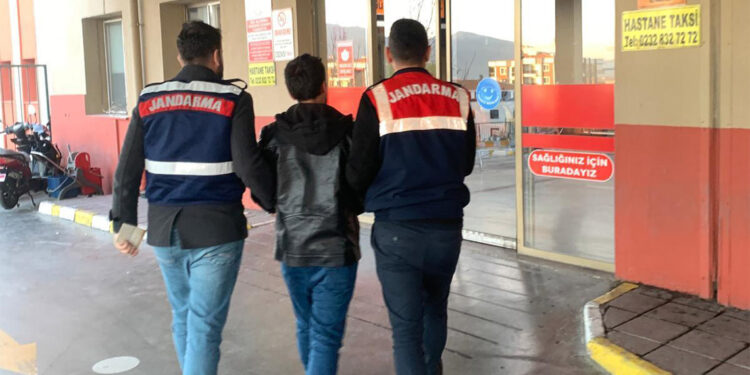 İzmir'de terör örgütüne üye olan 5 şüpheli gözaltına alındı