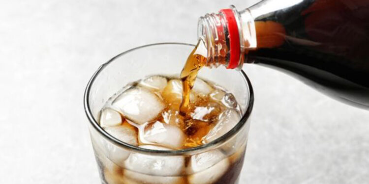 İftar sofrasındaki asitli içecekler vücuda zarar veriyor