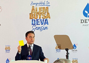 İktidarın da muhalefetin de ülkeye katkı sunma hevesi yok