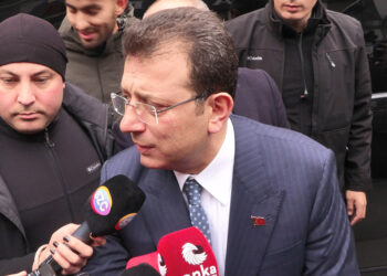 İmamoğlu, Pendik'te kanaat önderleriyle buluştu