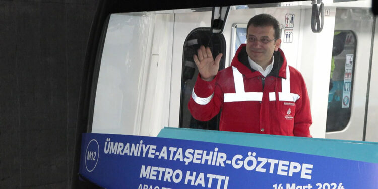 İmamoğlu, metro hattının test sürüşüne katıldı