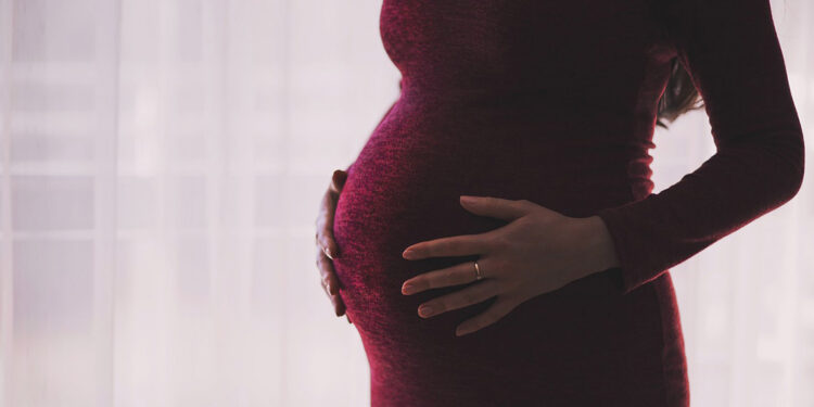 İngiltere'deki tüp bebek merkezinin lisansı, askıya alındı