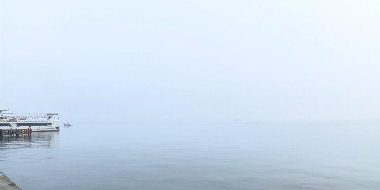 İstanbul Boğazı'nda yoğun sis etkili oldu
