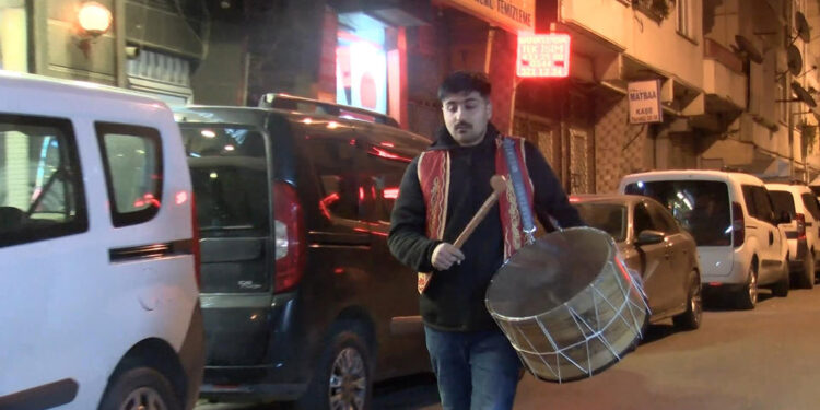 İstanbul'da Ramazan davulcuları göreve başladı