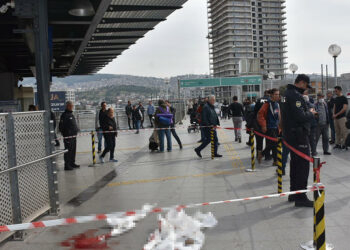 İzmir'de aktarma merkezi önünde silahlı saldırı; 1 ölü, 2 yaralı