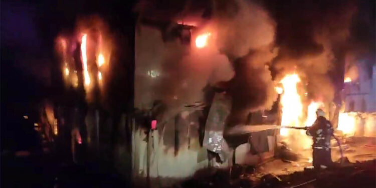 Kahramanmaraş'ta TOKİ şantiyesinde yangın