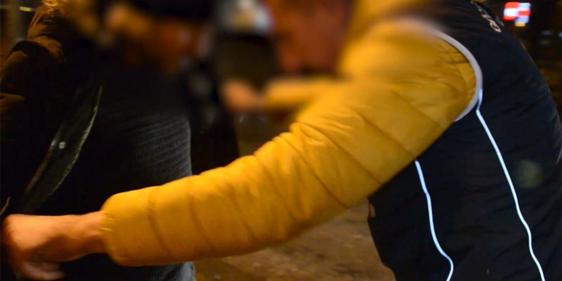 Kayseri'de, polisin yaptığı huzur uygulamasında 28 kaçak göçmen yakalandı. Göçmenler sınır dışı edilmek üzere İl Göç İdaresi Geri Gönderme Merkezi'ne gönderildi.