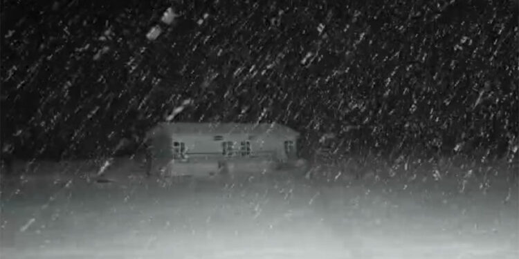 Keltepe kar yağışıyla beyaza büründü