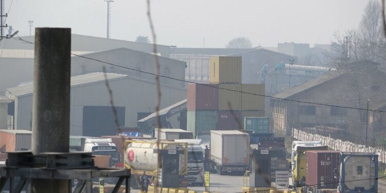 Kocaeli'ndeki limanda atık tankında patlama