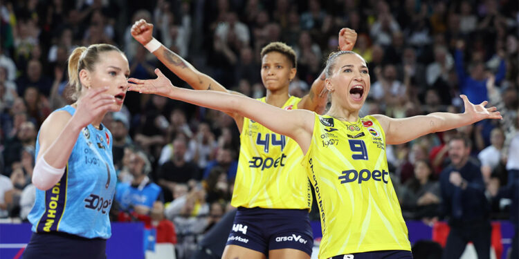 Fenerbahçe Opet 4'üncü kez şampiyon oldu