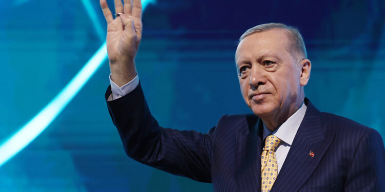 Kadınlar lehine pozitif ayrımcılığı anayasa kuralı haline getirdik