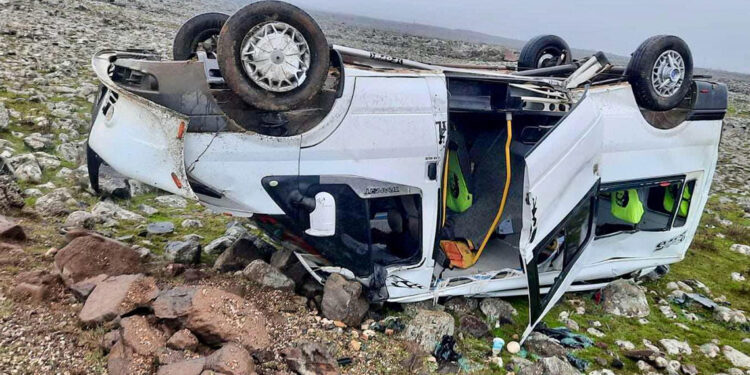 Kahramanmaraş'ta servis devrildi: 14'ü öğrenci 15 yaralı