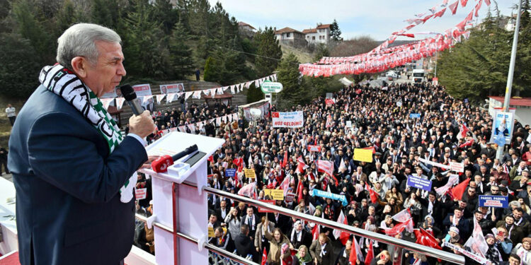 Kanalizasyonu açık, suyu akmayan köy kalmayacak