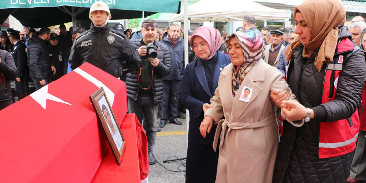 Kaza şehidi polis memuru İlker Duran, toprağa verildi
