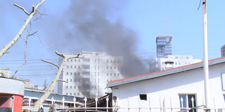 Küçükçekmece'de tekstil fabrikasında yangın