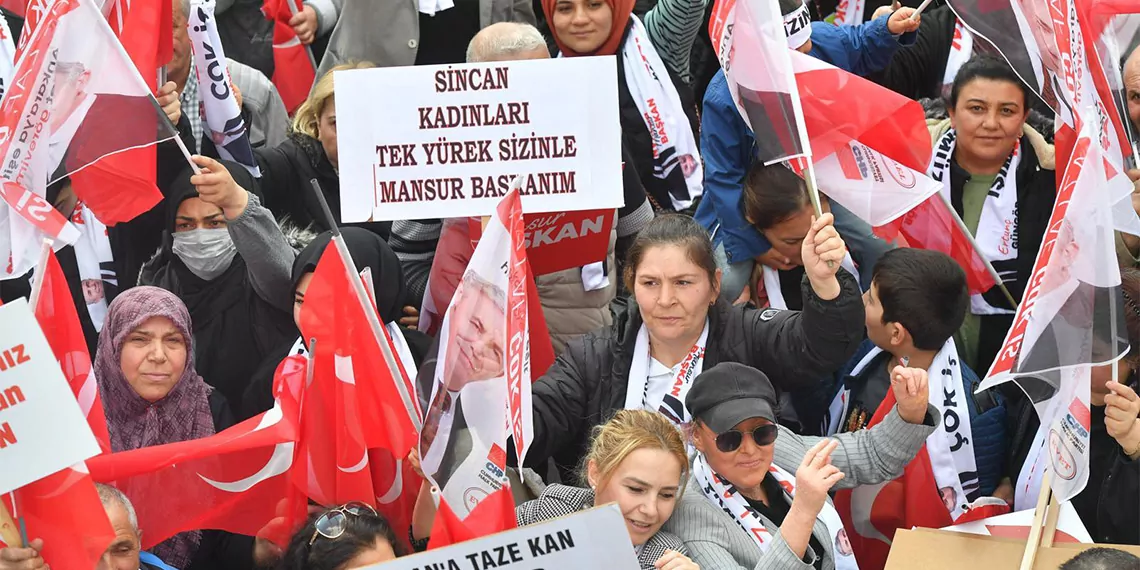 Ankara büyükşehir belediye başkanı mansur yavaş, "benim artık son dönemim. Bu hizmetleri bir dönem daha yapıp, türkiye'yi mansur yavaş belediyeciliğini öğretip bırakacağım. Herkes bizim peşimizden gelecek" dedi.