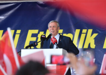Halk, parasını kullandırdıklarının parayı ne yaptığını görmeli