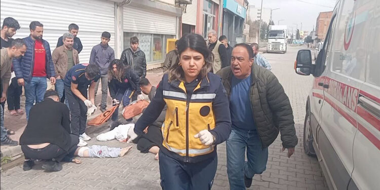 Oğlu ile balkondan düşerek düşerek ölen anne için anma