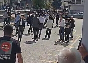Muhtar adayı yakınlarının kavgasına biber gazlı müdahale