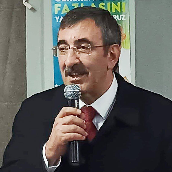 Cumhurbaşkanı Yardımcısı Cevdet Yılmaz, "Ne söylediysek onu sonuna kadar gerçekleştirmek için gece gündüz uğraştık. Bazıları bırakın vaatlerini yapmayı, ne vadettiklerini bile hatırlamıyorlar. Seçimden sonra unutuyorlar" dedi.