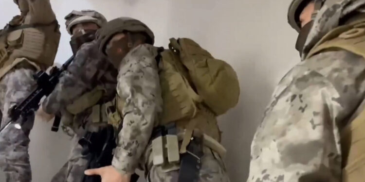 'Mahzen-7' operasyonunda 27 şüpheli yakalandı