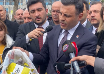 Maltepe'de broşür tartışması: Özgür Çelik, açıklama yaptı