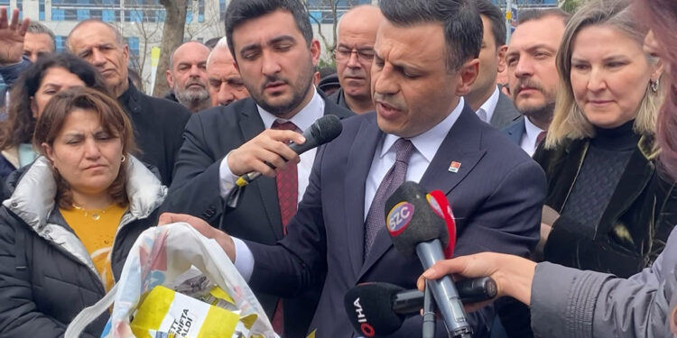 Maltepe'de broşür tartışması: Özgür Çelik, açıklama yaptı