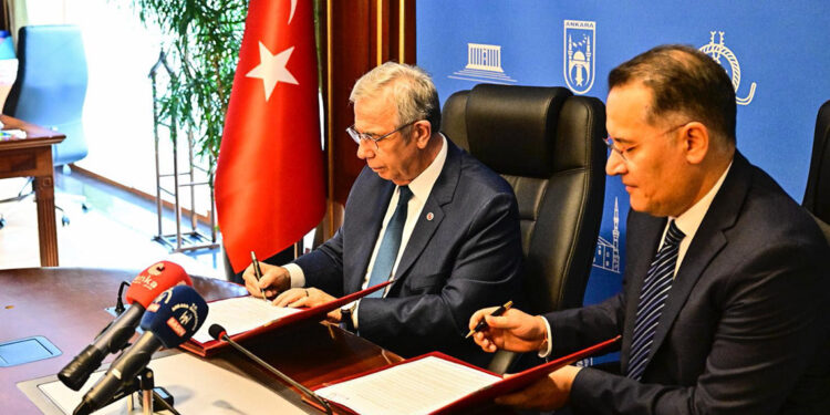 Mansur Yavaş, şeffaflık taahhütnamesini imzaladı