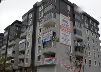 Maraş'ta sağlam olan site için yıkım kararı verildi