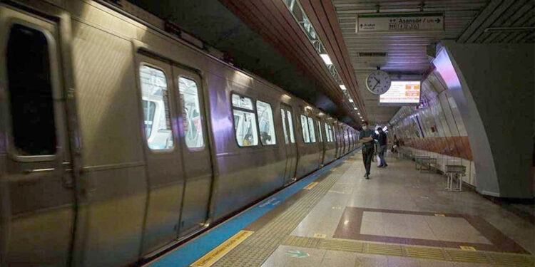 Mecidiyeköy istasyonunda intihar girişimi