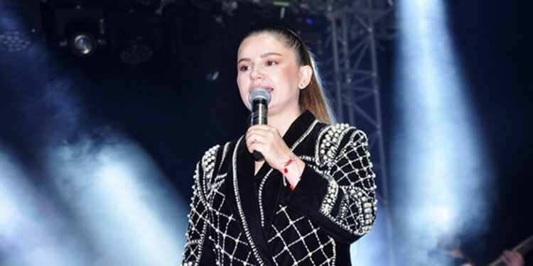 Merve Özbey: Bir sabah bir uyandım şarkı viral olmuş