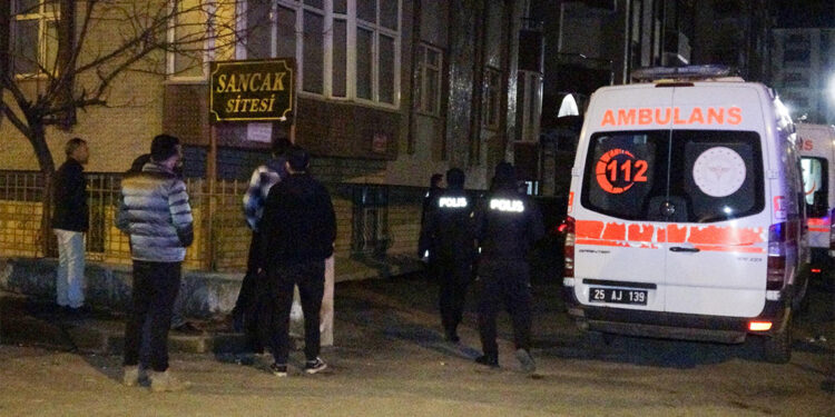 Kıskançlık cinneti; hemşire eşi ve kızını bıçak darbeleriyle öldürdü