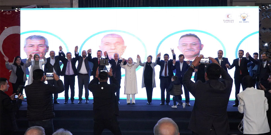 AK Parti Esenyurt Belediye Başkan adayı Hamit Öncü, proje lansman toplantısı düzenledi. Toplantıda Esenyurt için gelecek dönem projelerinden bahseden Öncü, "Türkiye yüzyılına yakışır bir Esenyurt'u hep beraber inşa edeceğiz" dedi.