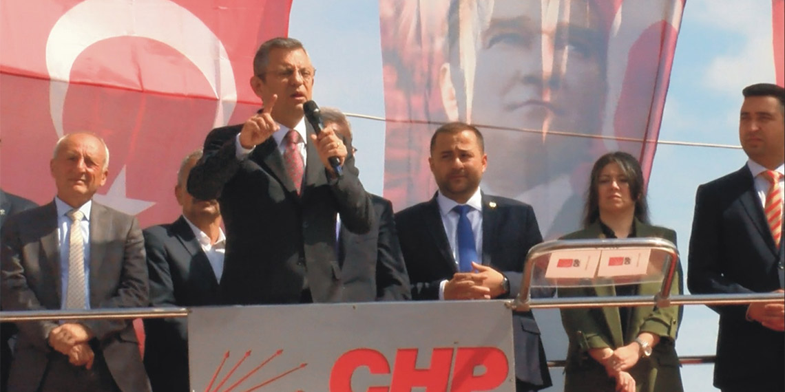 CHP Genel Başkanı Özgür Özel Osmaniye'deki seçim ofisinde, "Tayyip Bey Hatay'ı da kandırmış Osmaniye'yi de kandırmış" dedi.