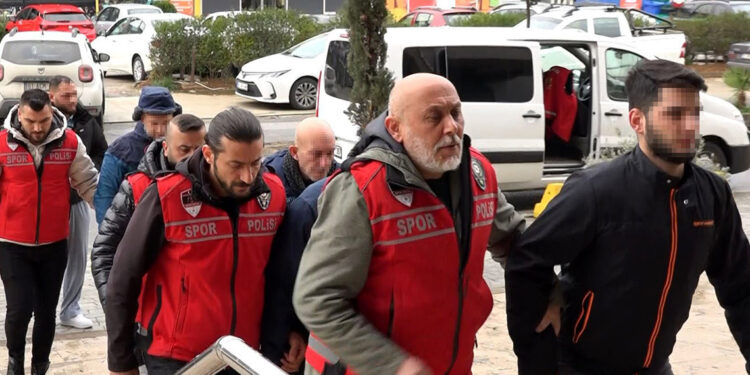 Olaylı maçta sahaya giren şüphelilerden 7'si adliyede
