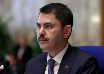 Özgür Efendi senin çapın olmadığı gibi duruşun da yok