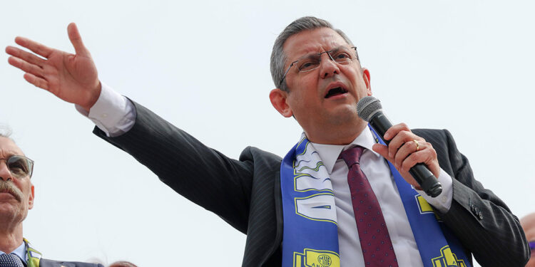 Özgür Özel: Heba edilecek bir tane oy yok