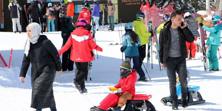 Palandöken'de yağan karla sezon uzadı