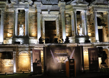 Pamukkale Hierapolis Ören Yeri ışıklandırıldı