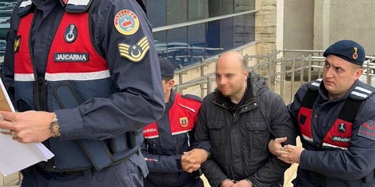 Market kasiyerine hakaret eden müdür yardımcısına hapis istemi