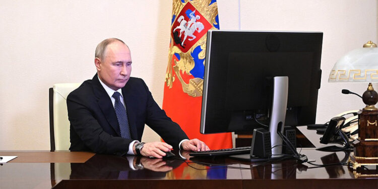 Putin mevkidaşlarından tebrikleri kabul etti