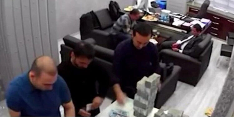 Para sayma görüntüleri soruşturmasında 3 kişi daha ifade verdi