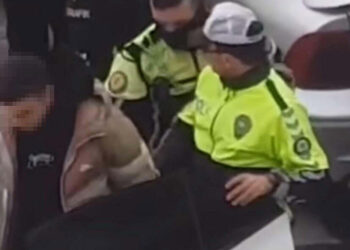 Polise çarpıp kaçan motosikletlinin ehliyeti yokmuş