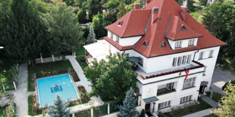 Prag Büyükelçiliği konutunun kitabı belgeselleştirildi