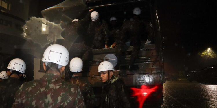 Rio de Janeiro'da toprak kayması; 7 ölü