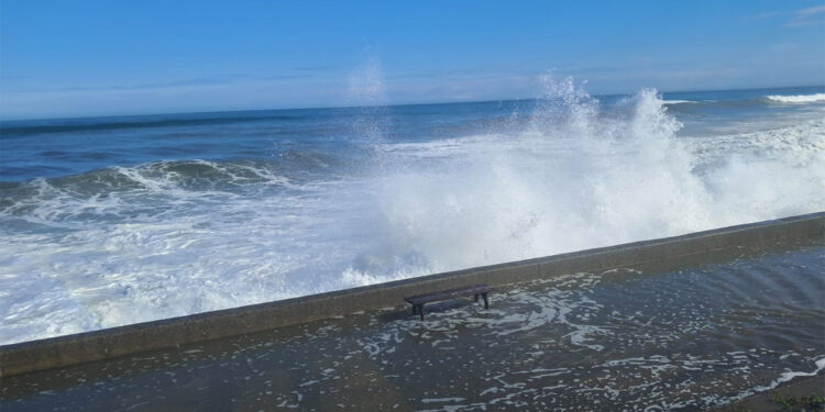 Rize'de sahilden uzak durun uyarısı